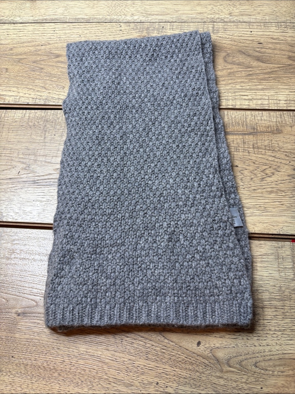 Women’s Sutton Studio 100% Cashmere Scarf in Heather Gray 70x9